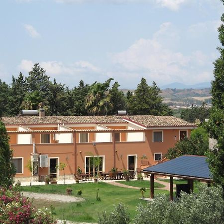 Agriturismo Torre Del Golfo Cropani Bagian luar foto