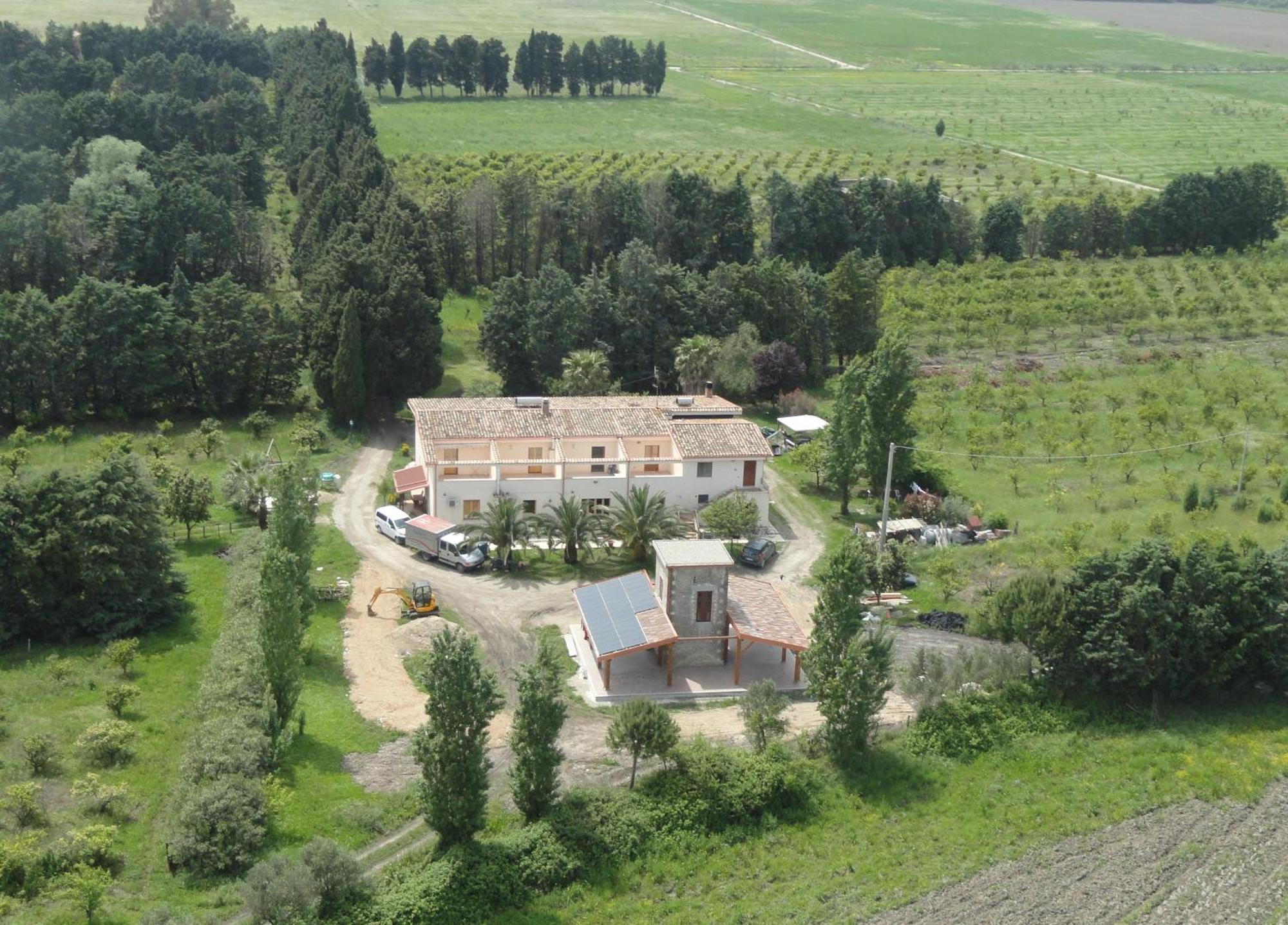 Agriturismo Torre Del Golfo Cropani Bagian luar foto