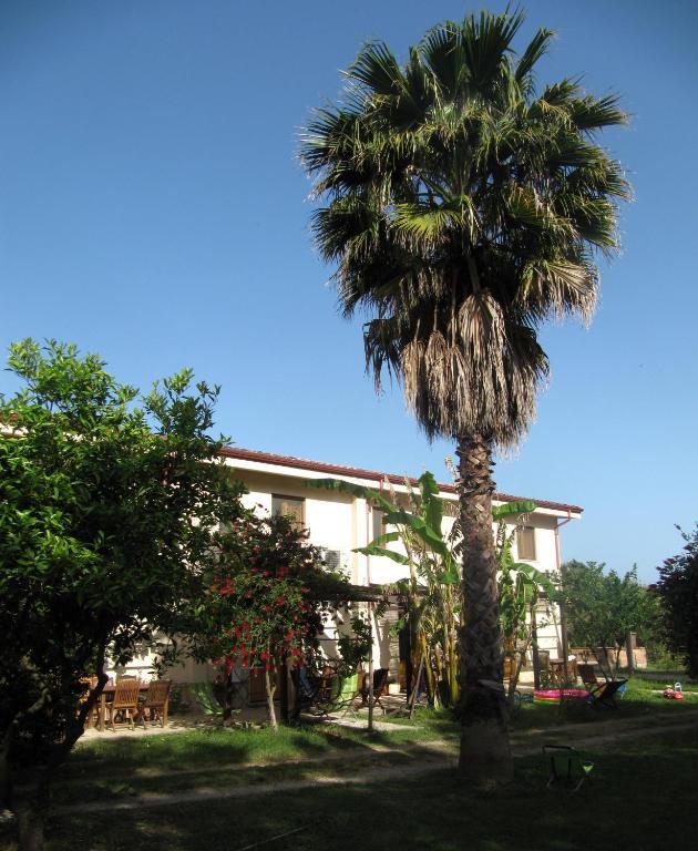 Agriturismo Torre Del Golfo Cropani Bagian luar foto