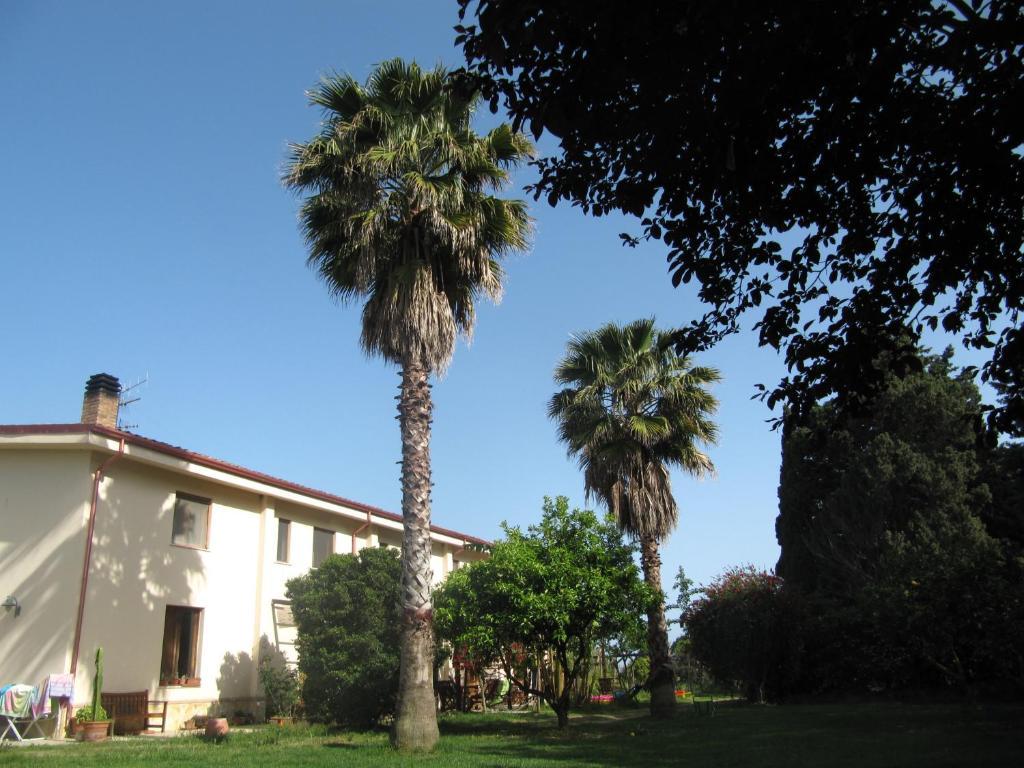 Agriturismo Torre Del Golfo Cropani Bagian luar foto
