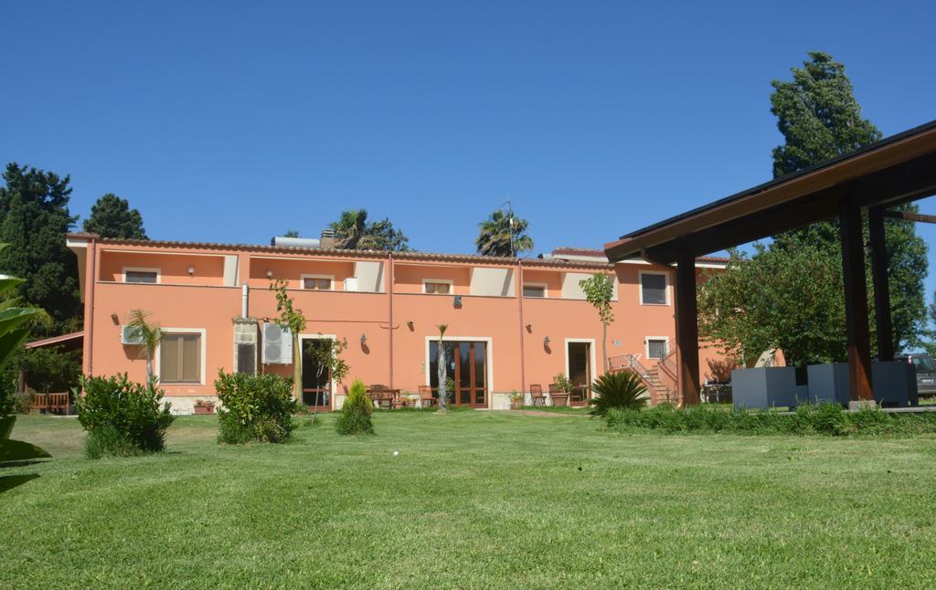 Agriturismo Torre Del Golfo Cropani Bagian luar foto
