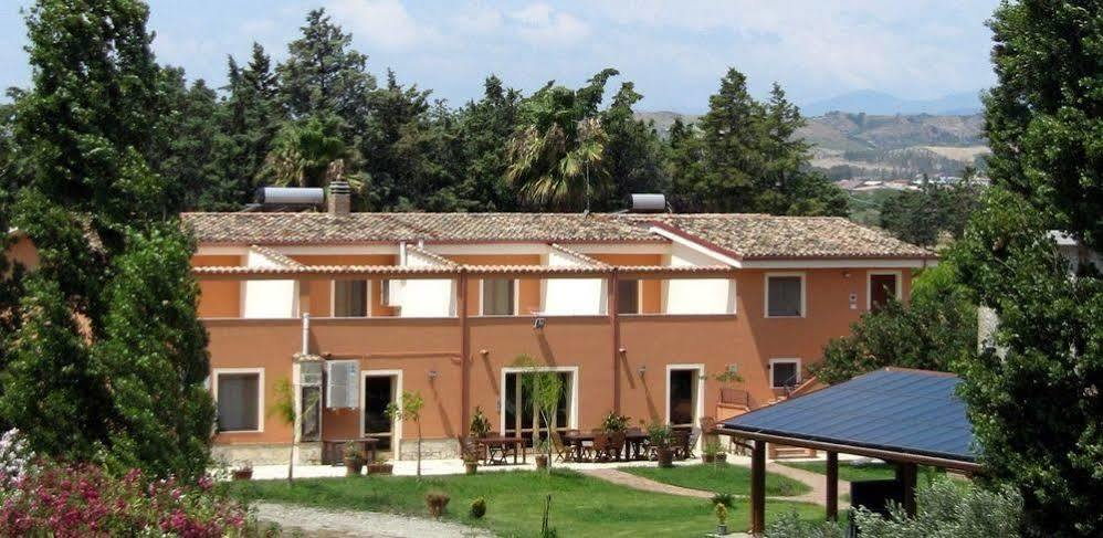 Agriturismo Torre Del Golfo Cropani Bagian luar foto