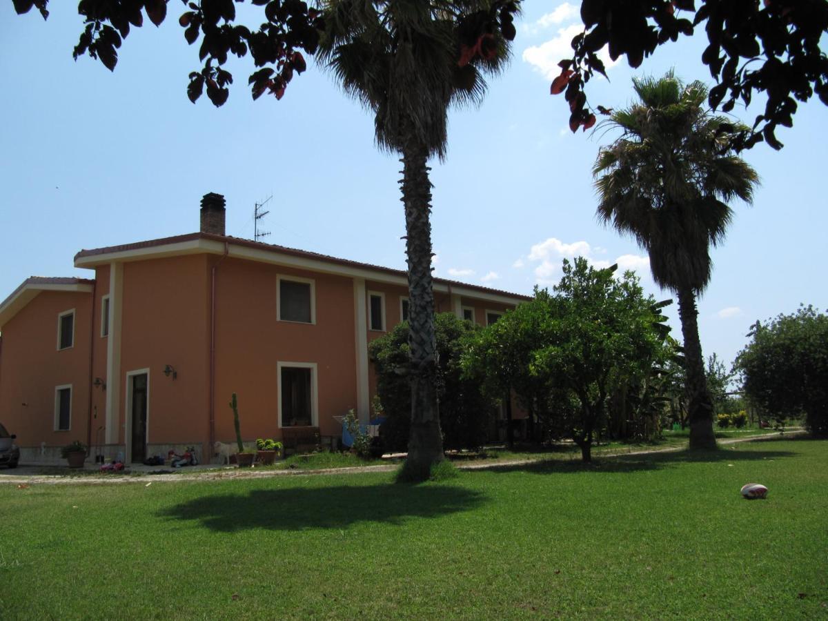 Agriturismo Torre Del Golfo Cropani Bagian luar foto